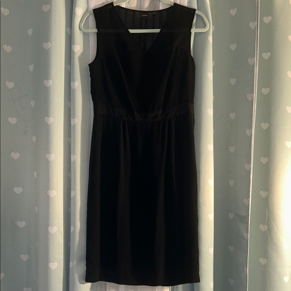 Saks Fifth Avenue Size 4 Black Sleeveless Dress